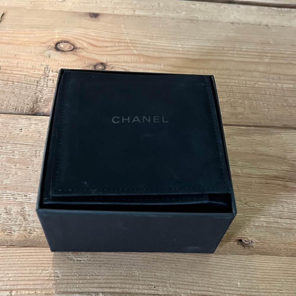 Chanel Statement Cuff Bracelet - image 7